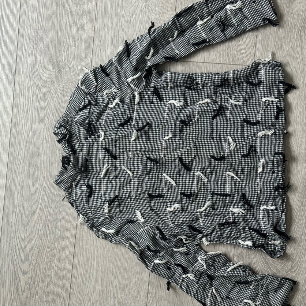 Nikki Chasin Black and White Textured Top